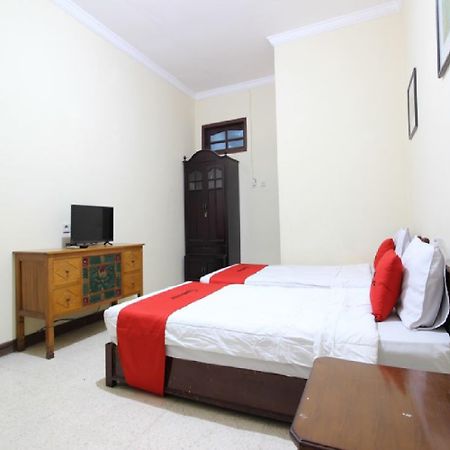 Hotel Reddoorz @ Mantrijeron 2 Yogyakarta Esterno foto