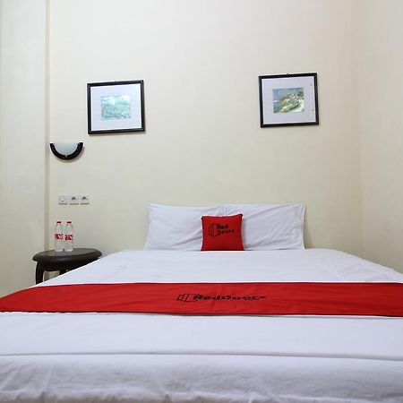 Hotel Reddoorz @ Mantrijeron 2 Yogyakarta Esterno foto