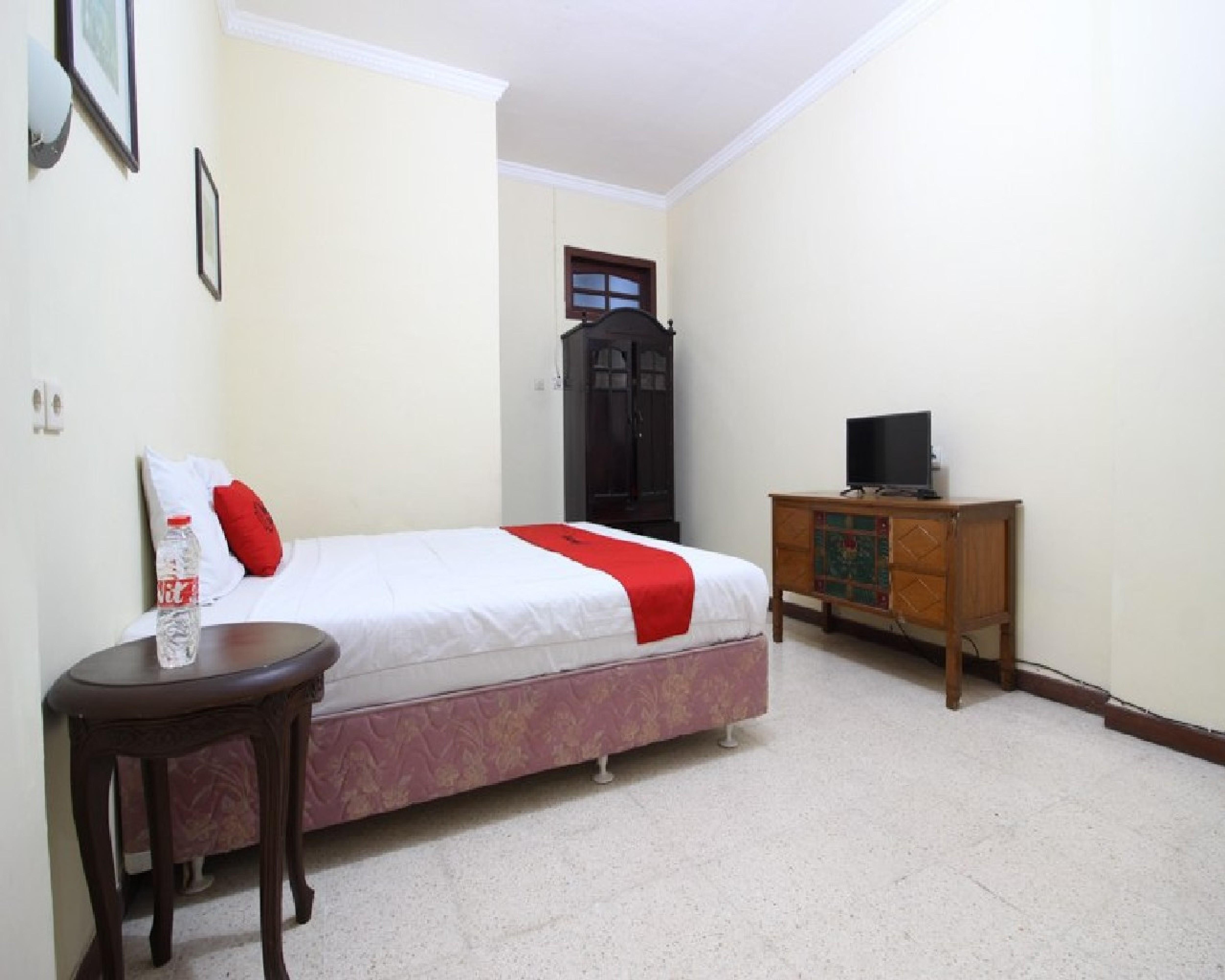 Hotel Reddoorz @ Mantrijeron 2 Yogyakarta Esterno foto