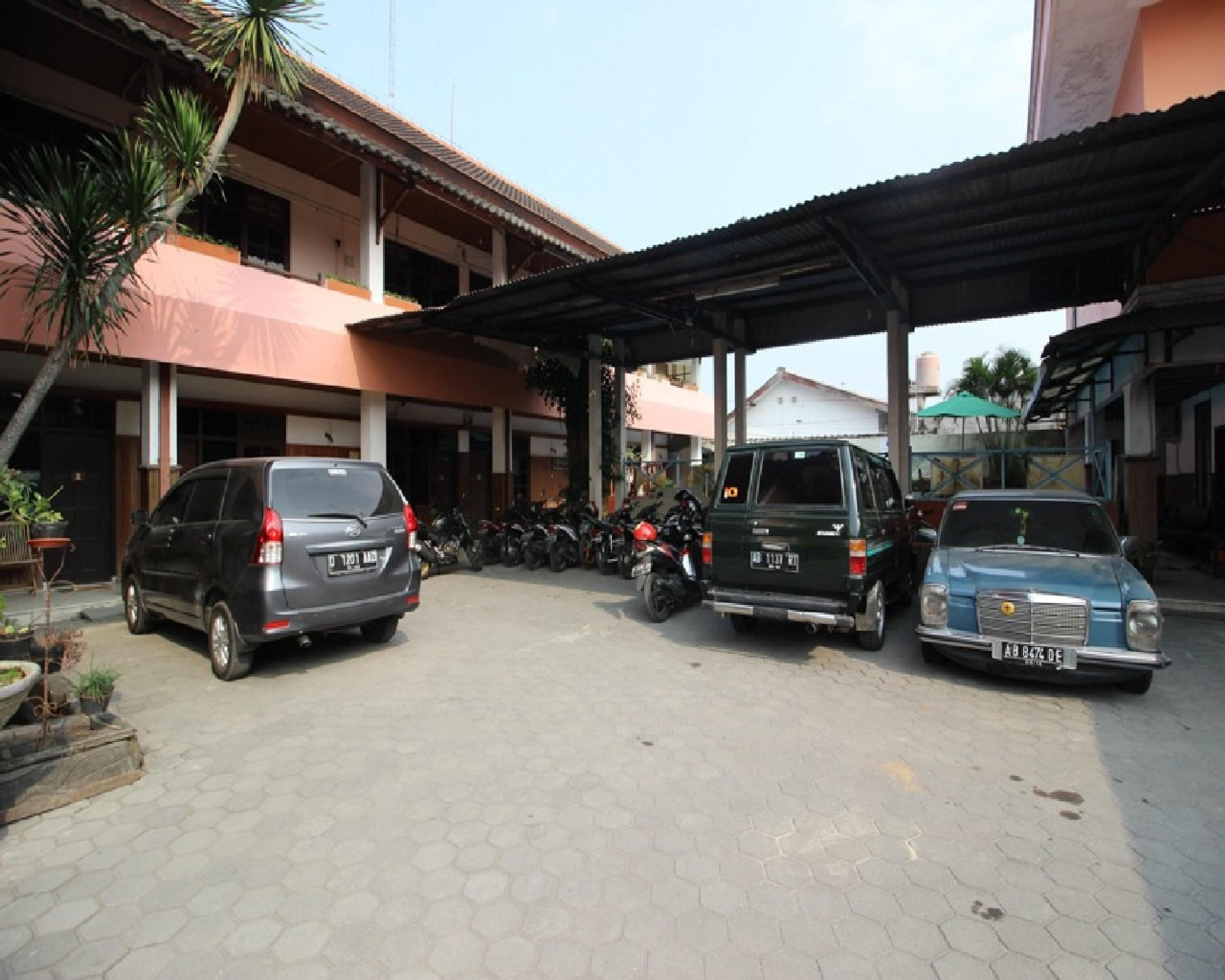 Hotel Reddoorz @ Mantrijeron 2 Yogyakarta Esterno foto