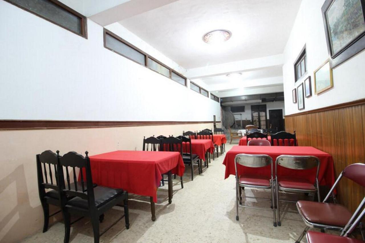Hotel Reddoorz @ Mantrijeron 2 Yogyakarta Esterno foto