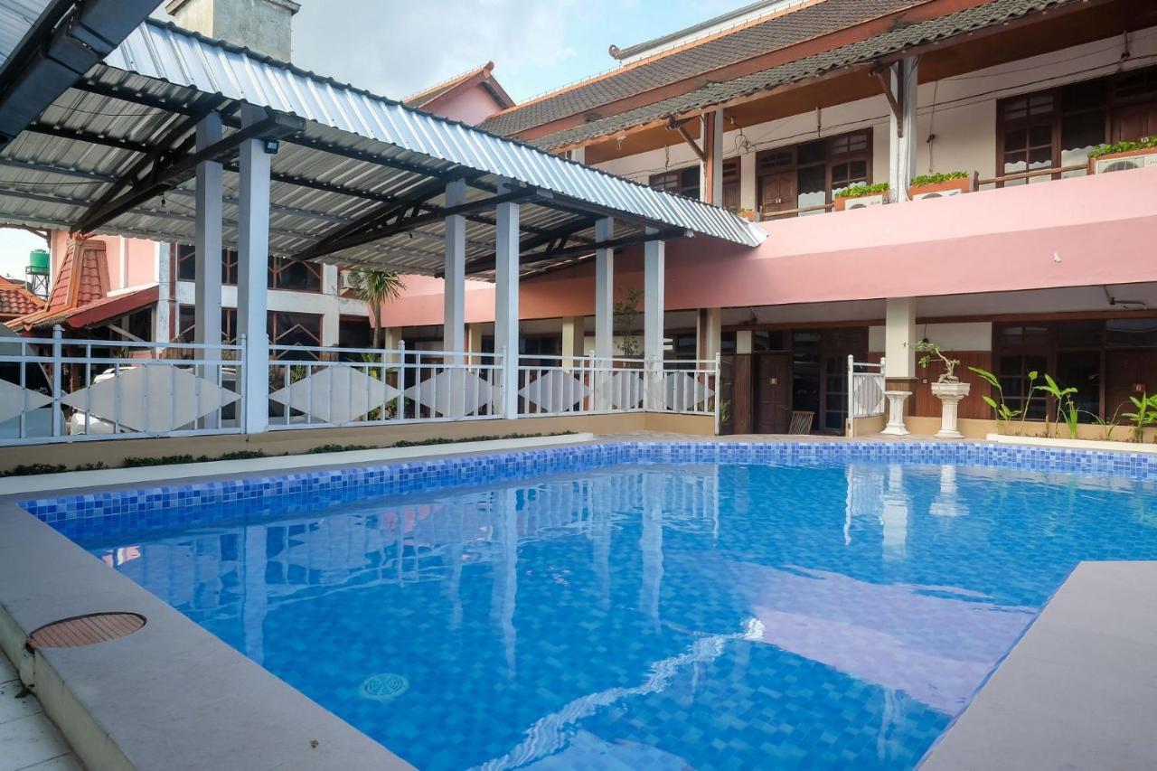Hotel Reddoorz @ Mantrijeron 2 Yogyakarta Esterno foto
