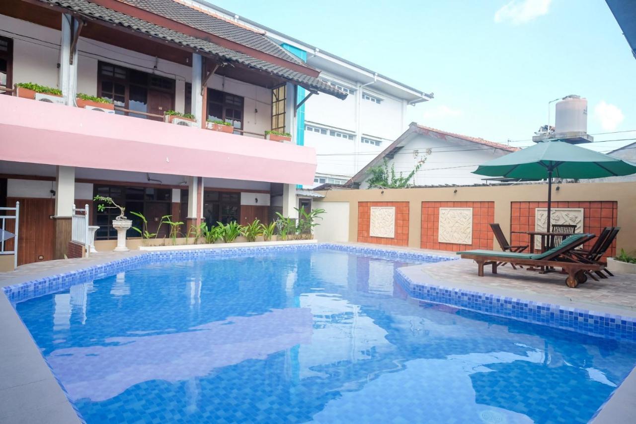 Hotel Reddoorz @ Mantrijeron 2 Yogyakarta Esterno foto