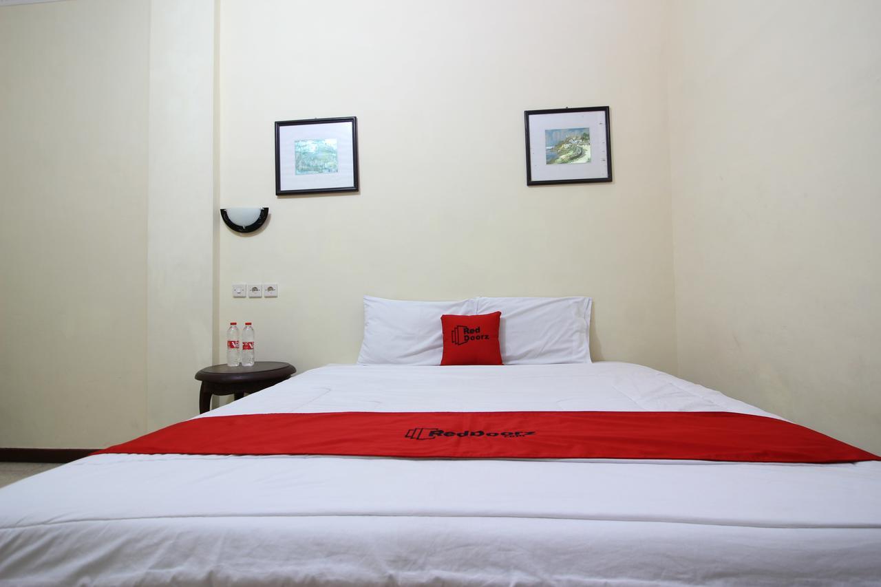 Hotel Reddoorz @ Mantrijeron 2 Yogyakarta Esterno foto